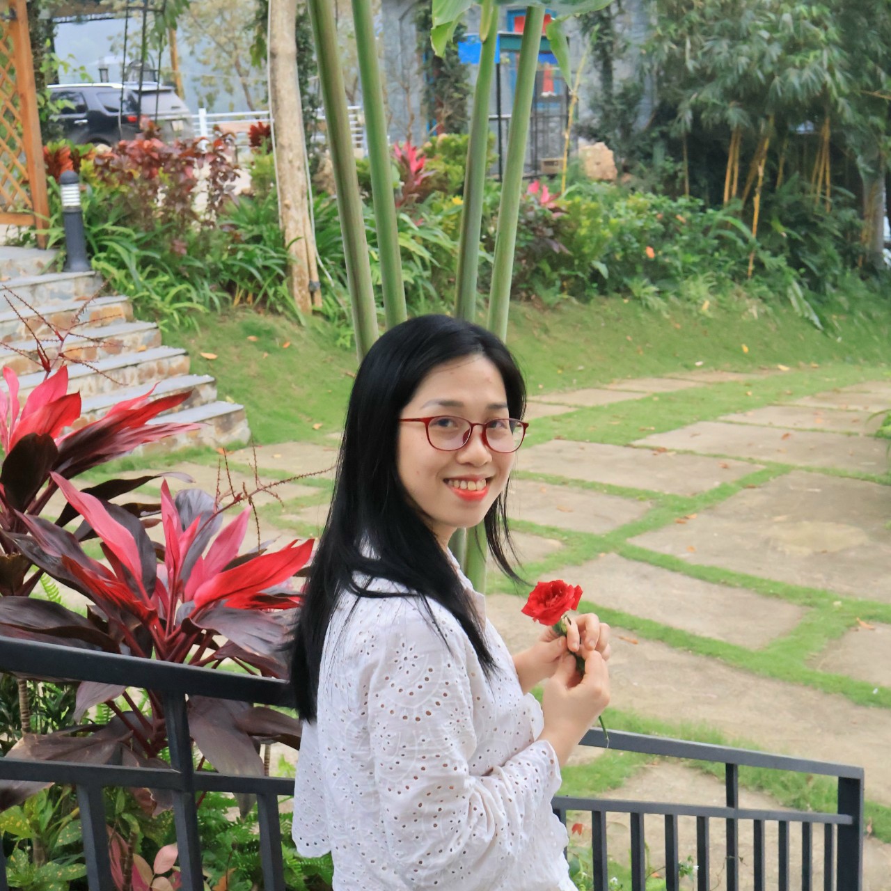 Chân dung Hường Lê